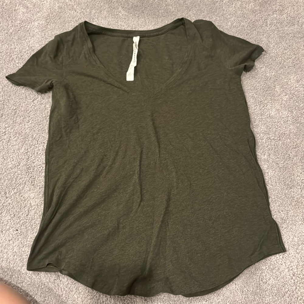 Lululemon v neck tee